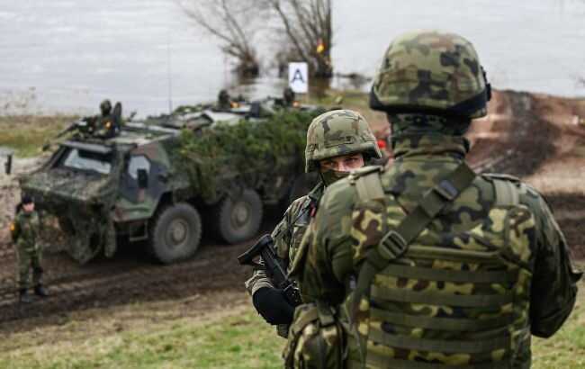 У Польщі горить військовий полігон