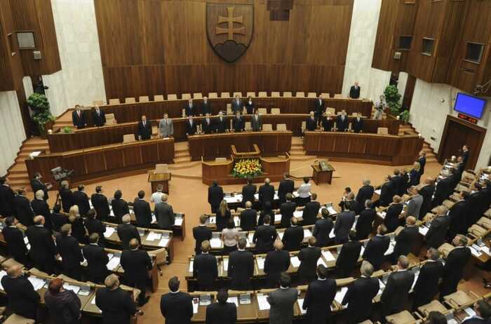 Парламент Словаччини відмовився засудити агресію РФ проти України