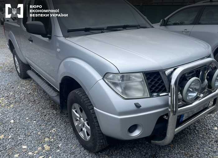 Бізнес на війні: на Львівщині викрили схему контрабанди авто під виглядом гуманітарки