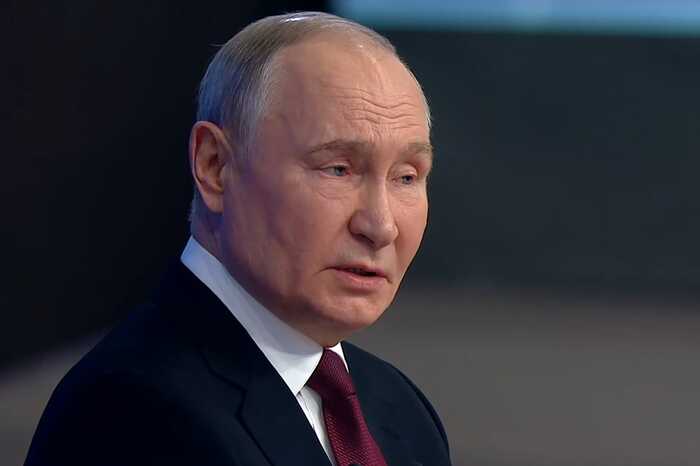 Диктатору Путіну доповіли про присутність ЗСУ в Курській області