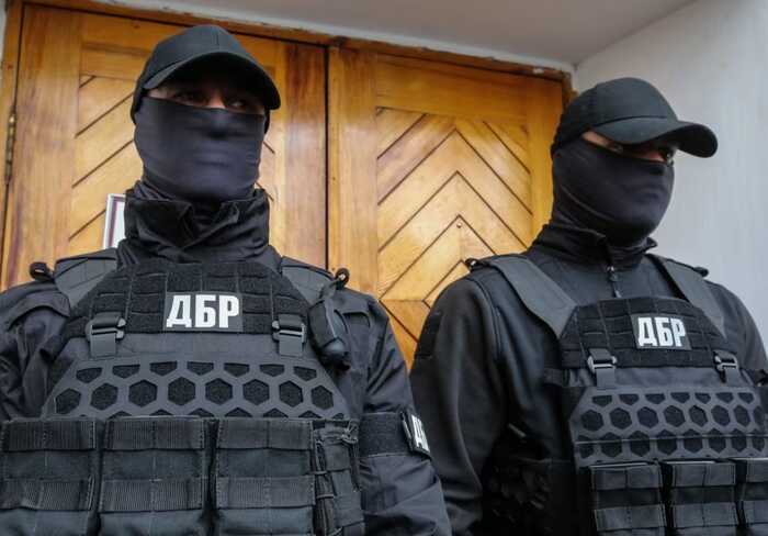 ДБР просить суд конфіскувати у родини колишнього керівника Харківського ТЦК дві елітні автівки